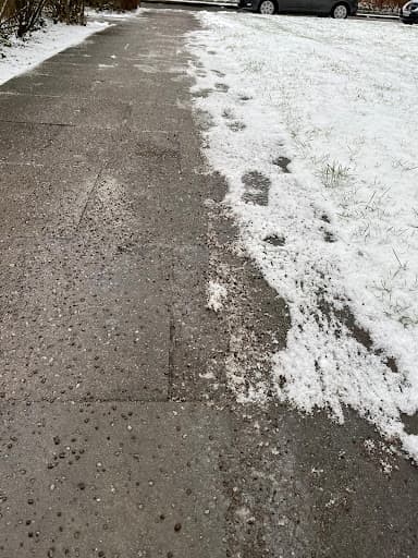 Schneeweg — Kundenfoto